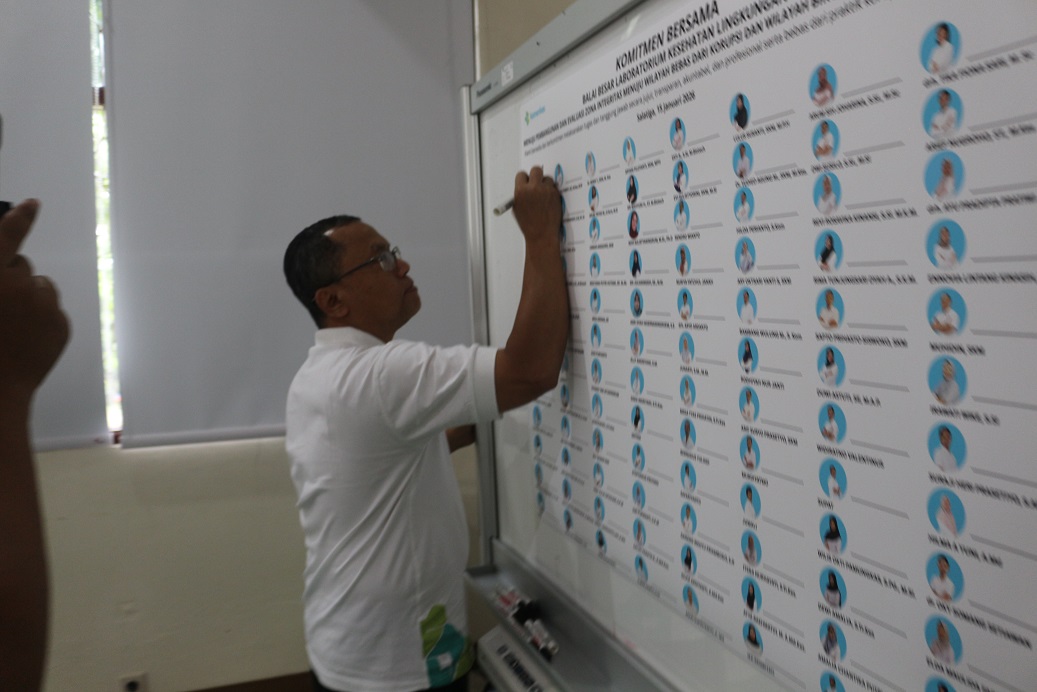 Penandatanganan Pakta Integritas dalam Refleksi 2025 dan Resolusi 2026